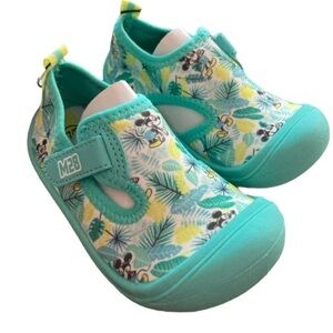 NWT Disney Mickey Mouse water shoes size 13/1